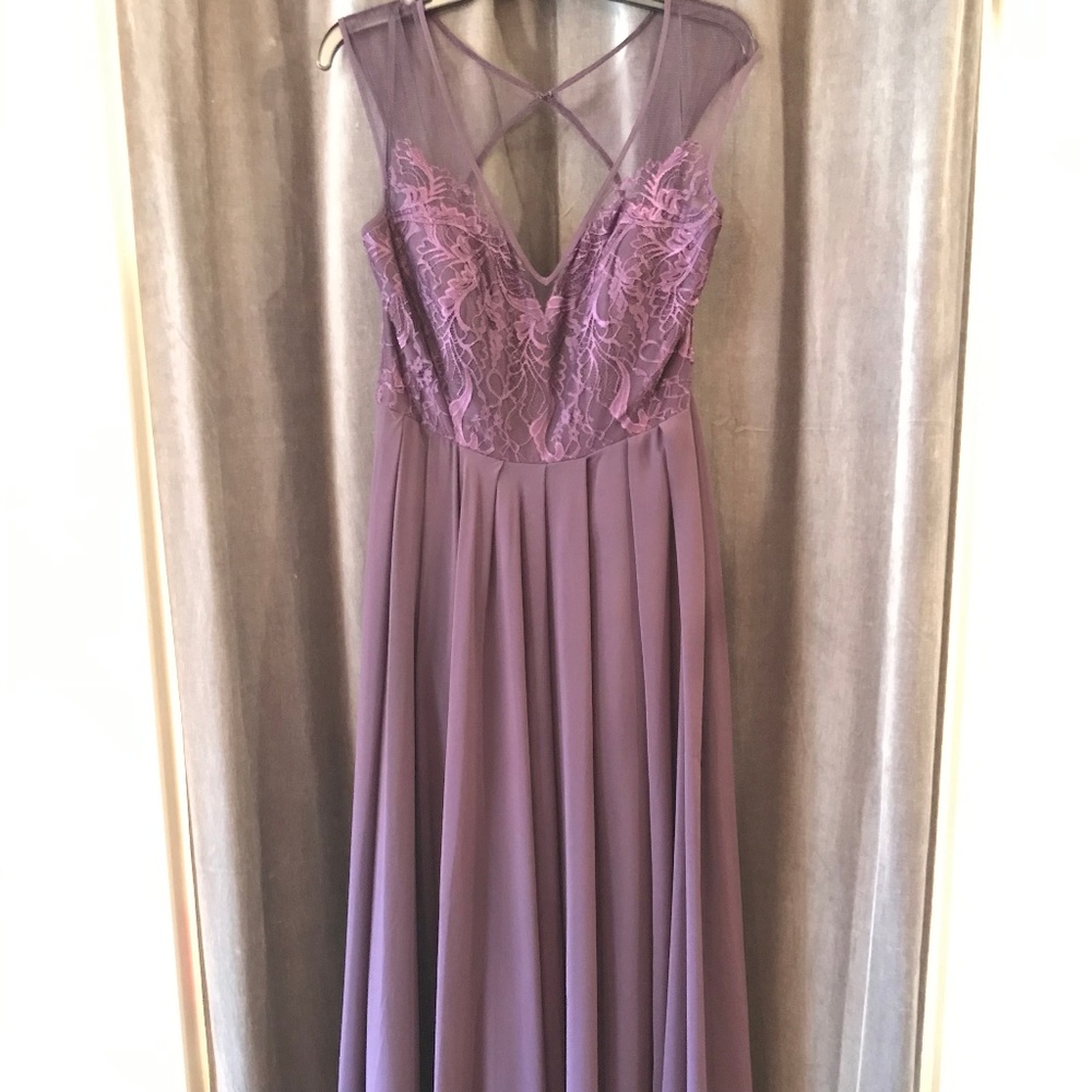 Hayley Paige 5750 Lace/Chiffon Dress in Plum Sz 10